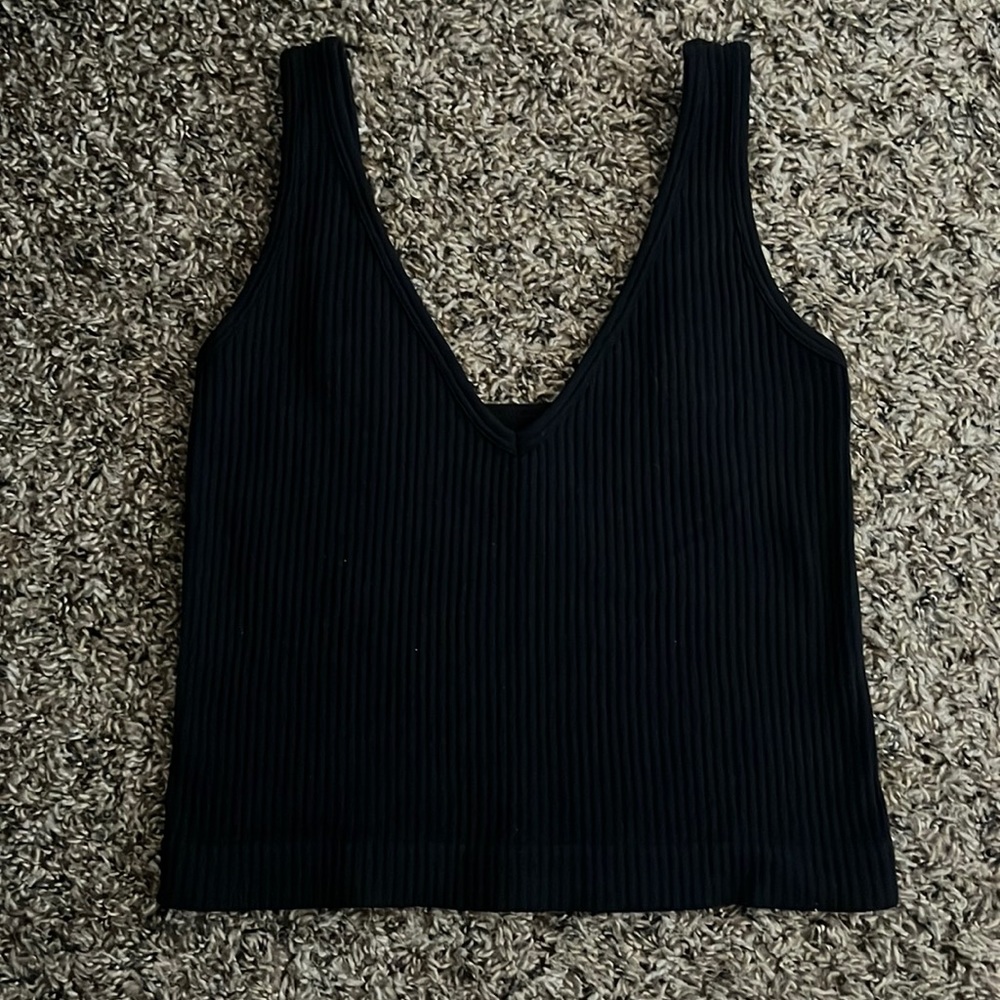 Aura black ribbed tank top